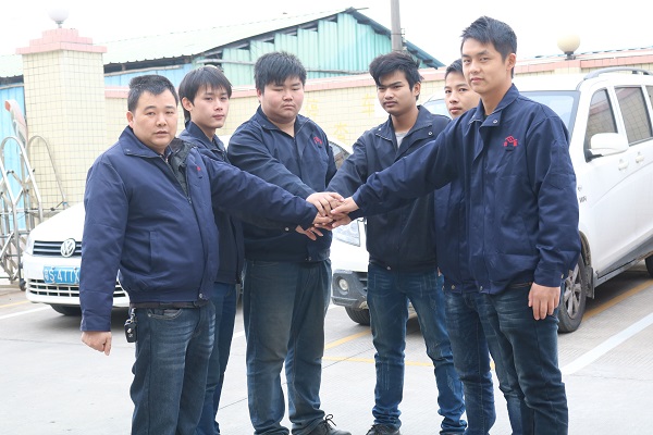 臺富機械服務(wù)人員