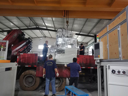 全自動(dòng)立式注塑機(jī) 全自動(dòng)立式注塑機(jī)