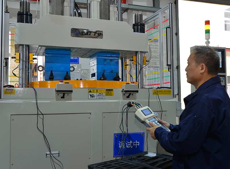 立式注塑機(jī)廠(chǎng)家鎖模力測(cè)儀 立式注塑機(jī)廠(chǎng)家鎖模力測(cè)儀